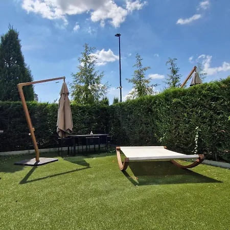 Quick Flat Lucini - Private Garden And Parking Appartement