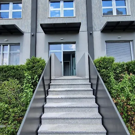 Quick Flat Lucini - Private Garden And Parking Appartement *