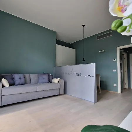 Quick Flat Lucini - Private Garden And Parking Appartement *