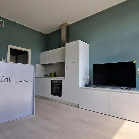 Quick Flat Lucini - Private Garden And Parking Appartement