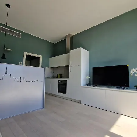 Quick Flat Lucini - Private Garden And Parking Appartement *